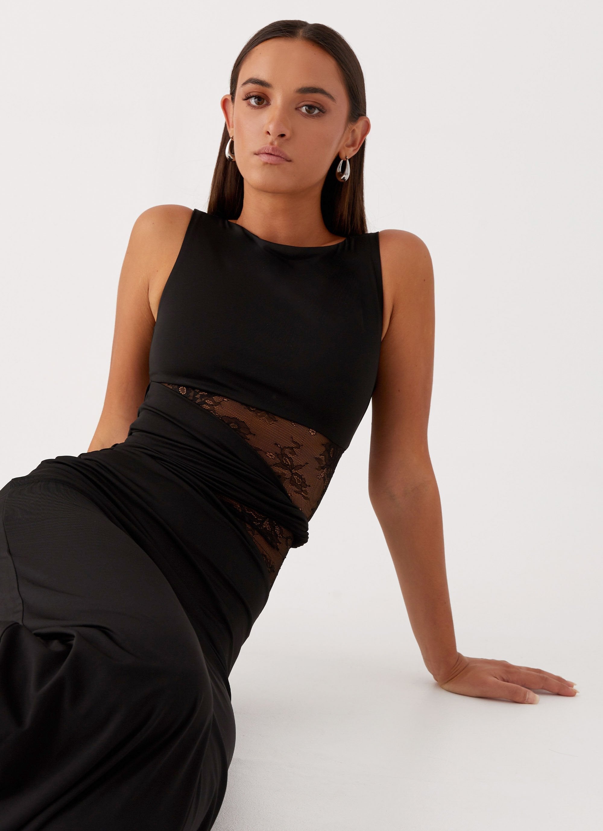 Evelyn | Abendkleid mit Spitzenausschnitten