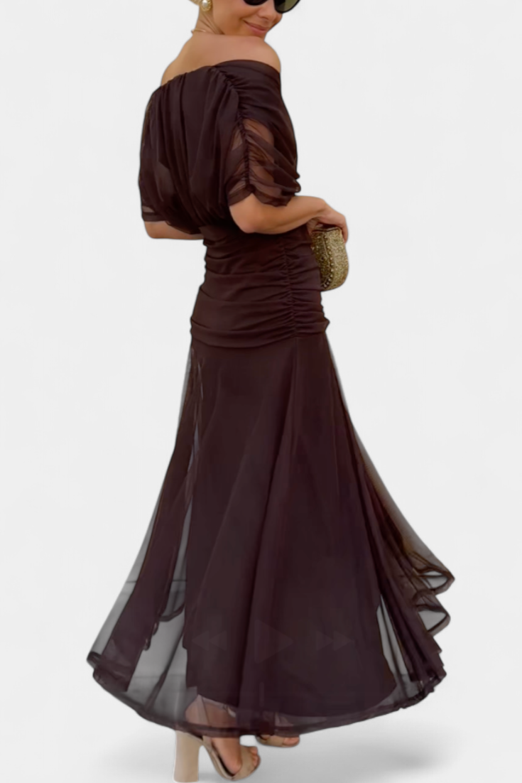 Helena | Plissiertes Maxikleid mit Taillenbetonung